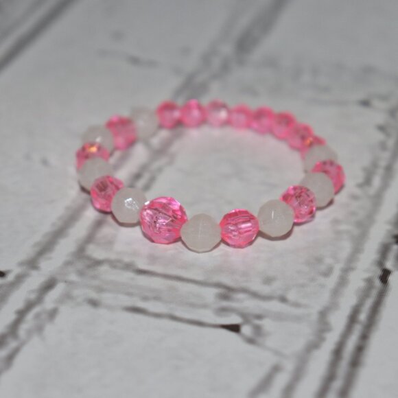 Beautiful lightweight Pink and Glow in the dark crystal beaded bracelet 7" NWOT - Picture 4 of 5